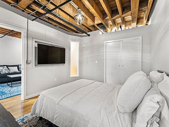 Chic 1-Bedroom Modern Comforts