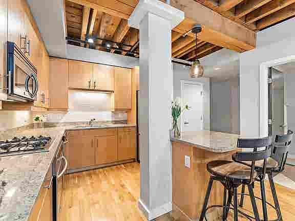 Chic 1-Bedroom Modern Comforts