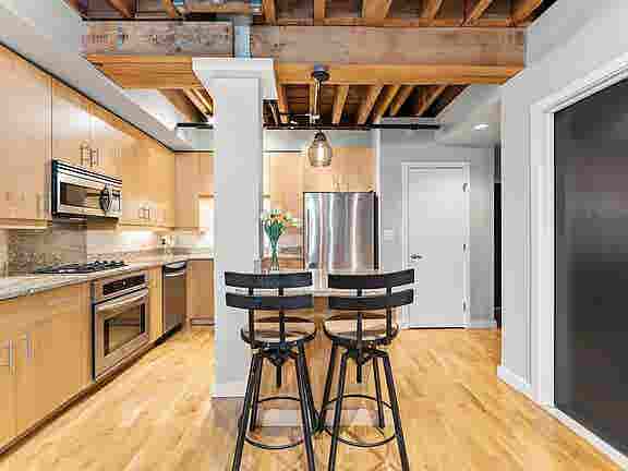 Chic 1-Bedroom Modern Comforts
