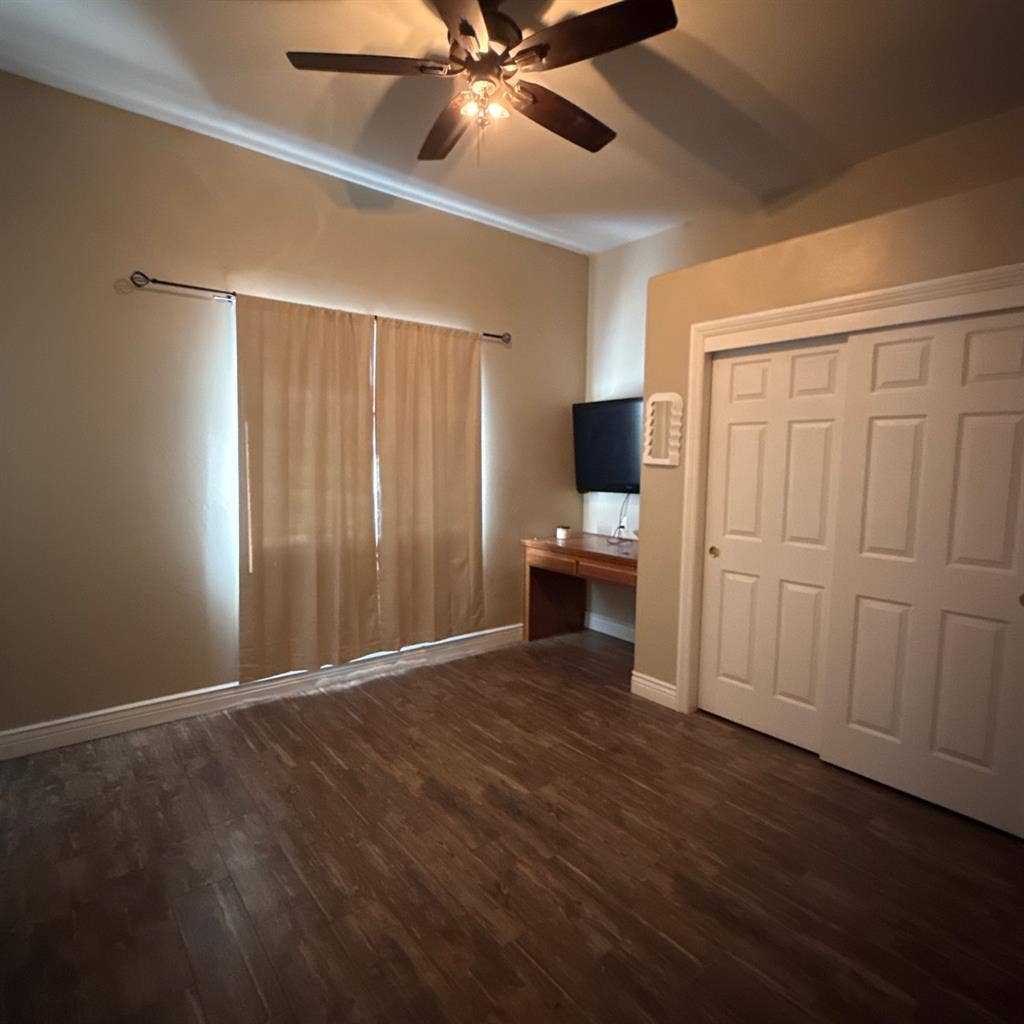 1 room for rent