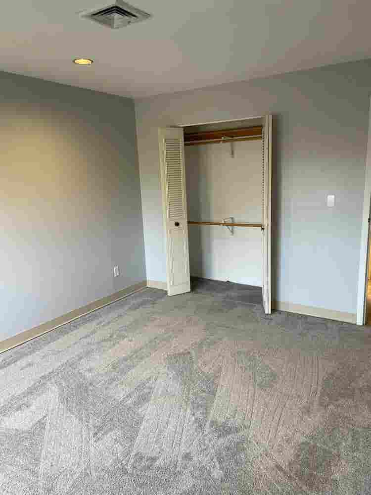 Need a roommate to move in