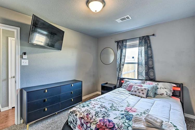 4 BR in Lancaster