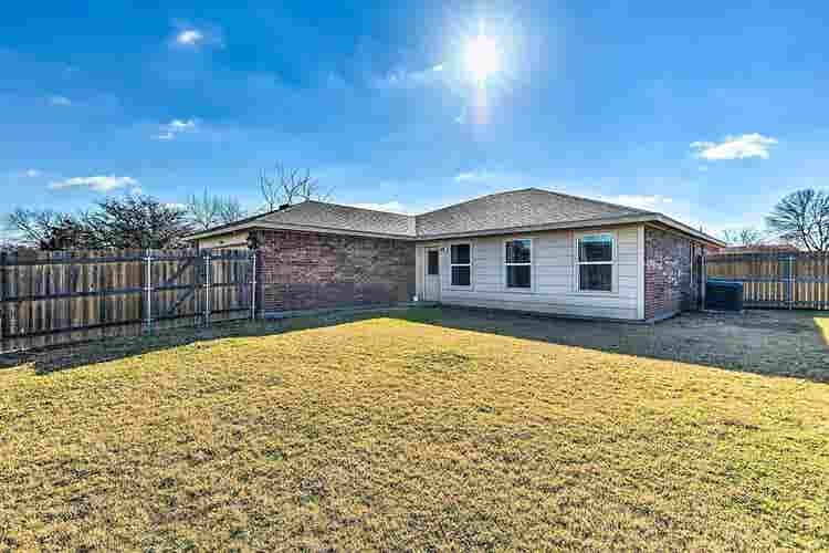 4 BR in Lancaster
