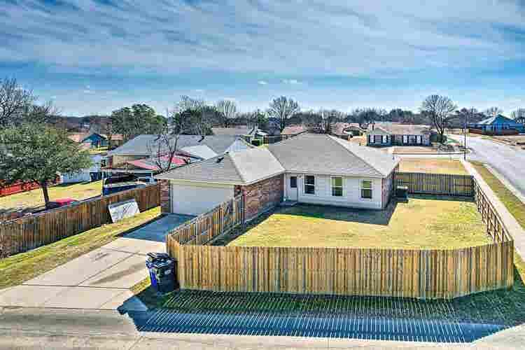 4 BR in Lancaster