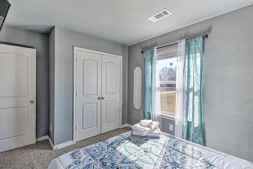 4 BR in Lancaster