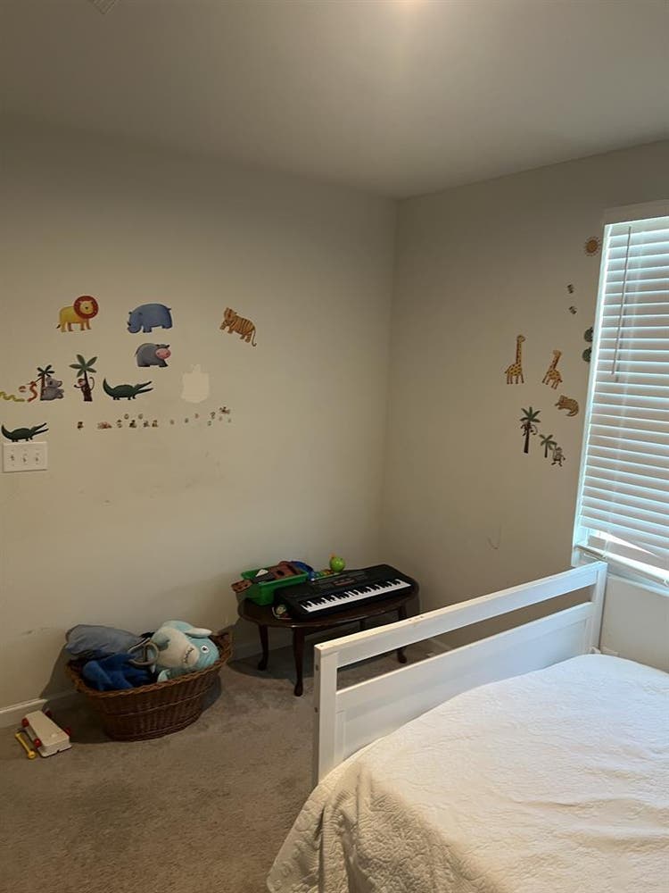 Room and walk in closet