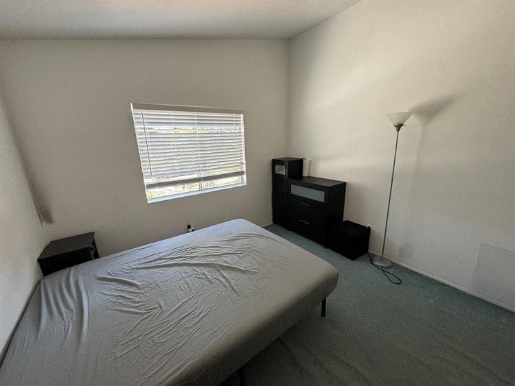 Room for rent in a House
