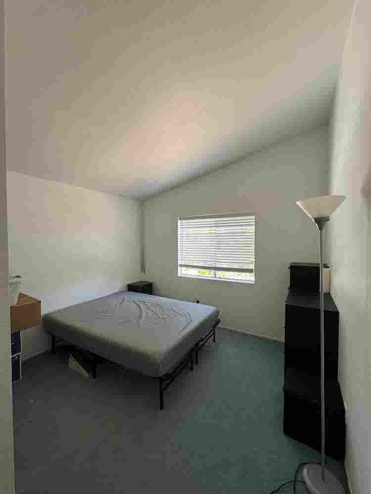 Room for rent in a House