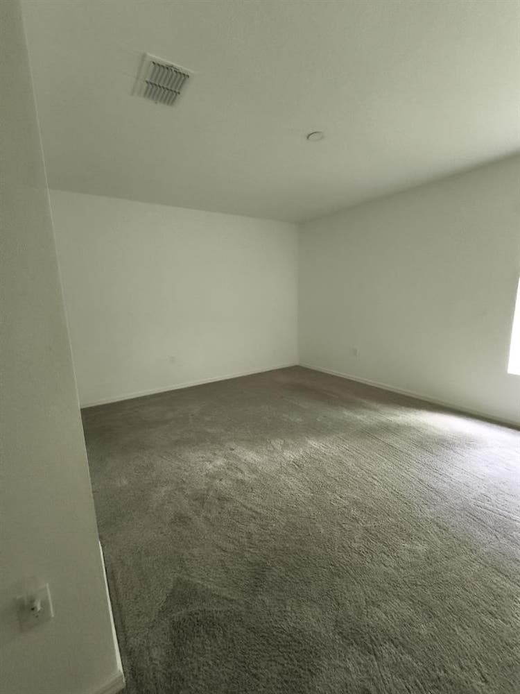 Quiet room for rent.