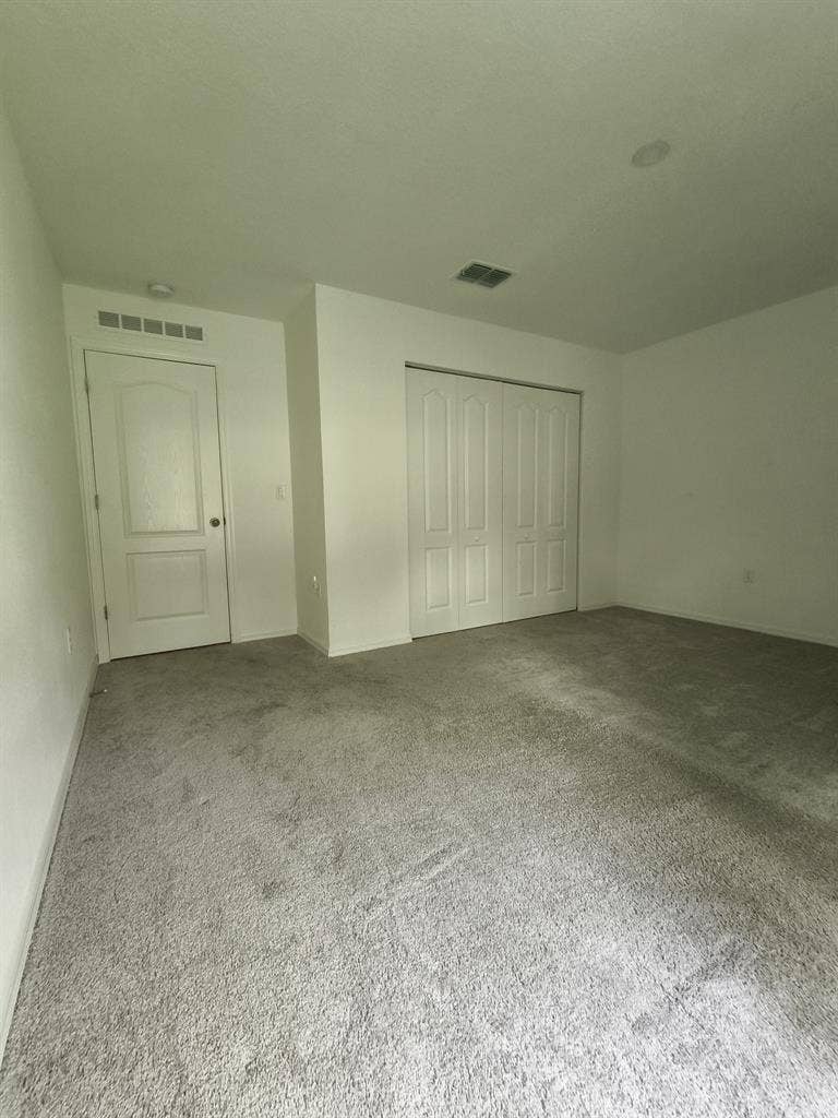Quiet room for rent in