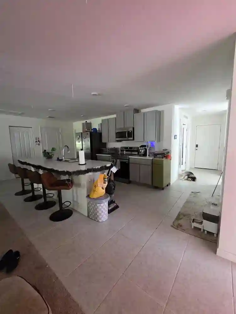 Quiet room for rent in