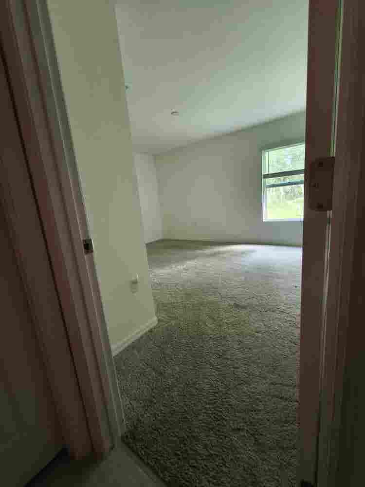 Quiet room for rent.