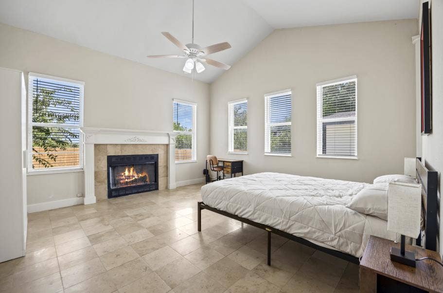 Private room for rent!