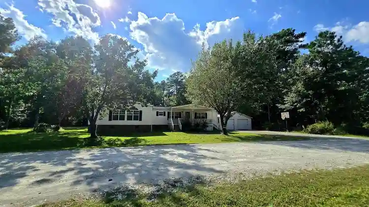 Priv rm/bath; garage; military only