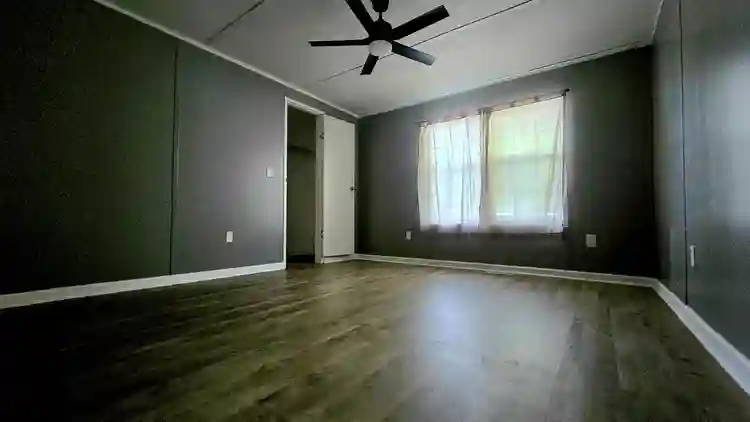 Priv rm/bath; garage; military only