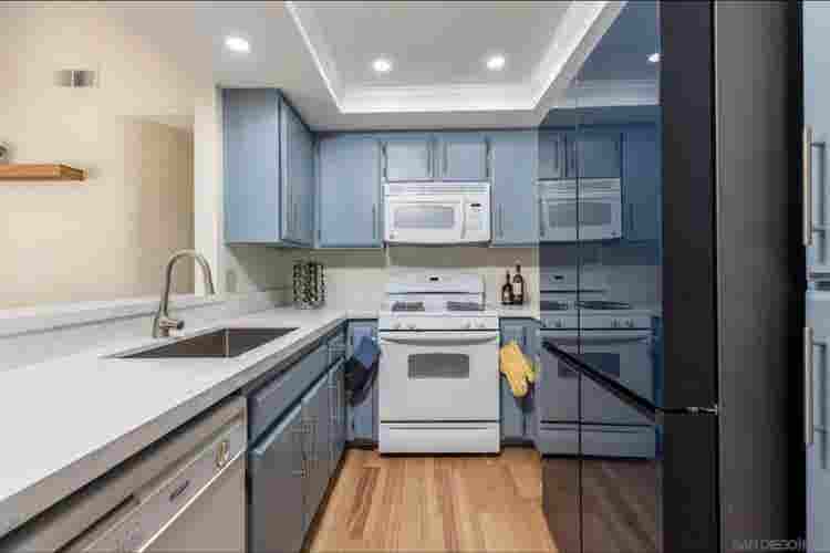 🏡 Room in Eastlake w/ Utilities