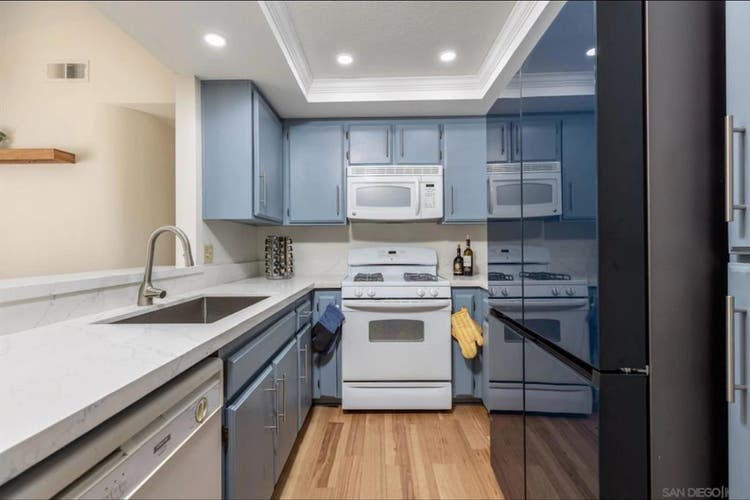 🏡 Room in Eastlake w/ Utilities