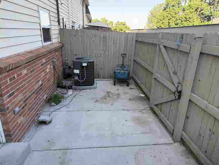 Room to rent 3 Bedroom townhouse by