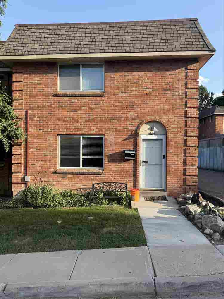 Room to rent 3 Bedroom townhouse by