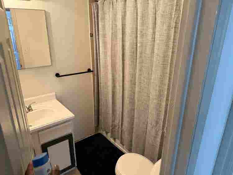 Room to rent 3 Bedroom townhouse by