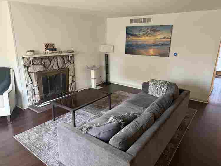 Room to rent 3 Bedroom townhouse by