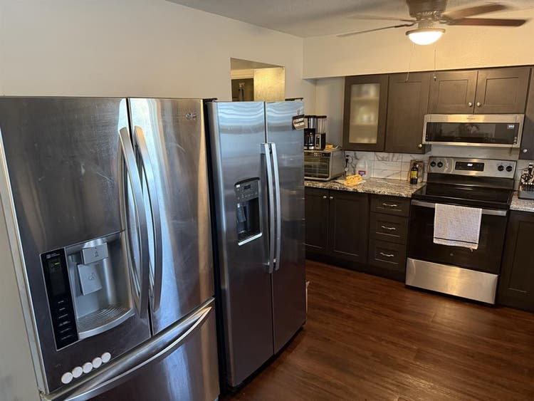 Room to rent 3 Bedroom townhouse by