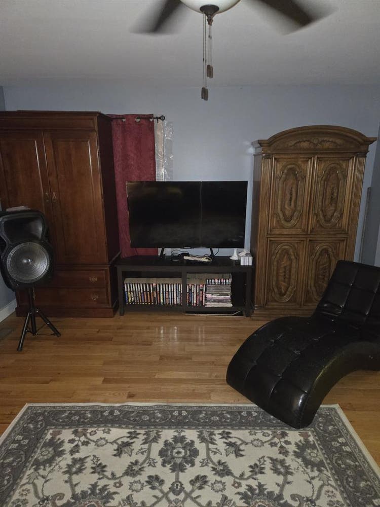 Renting one room in a 4 BR house