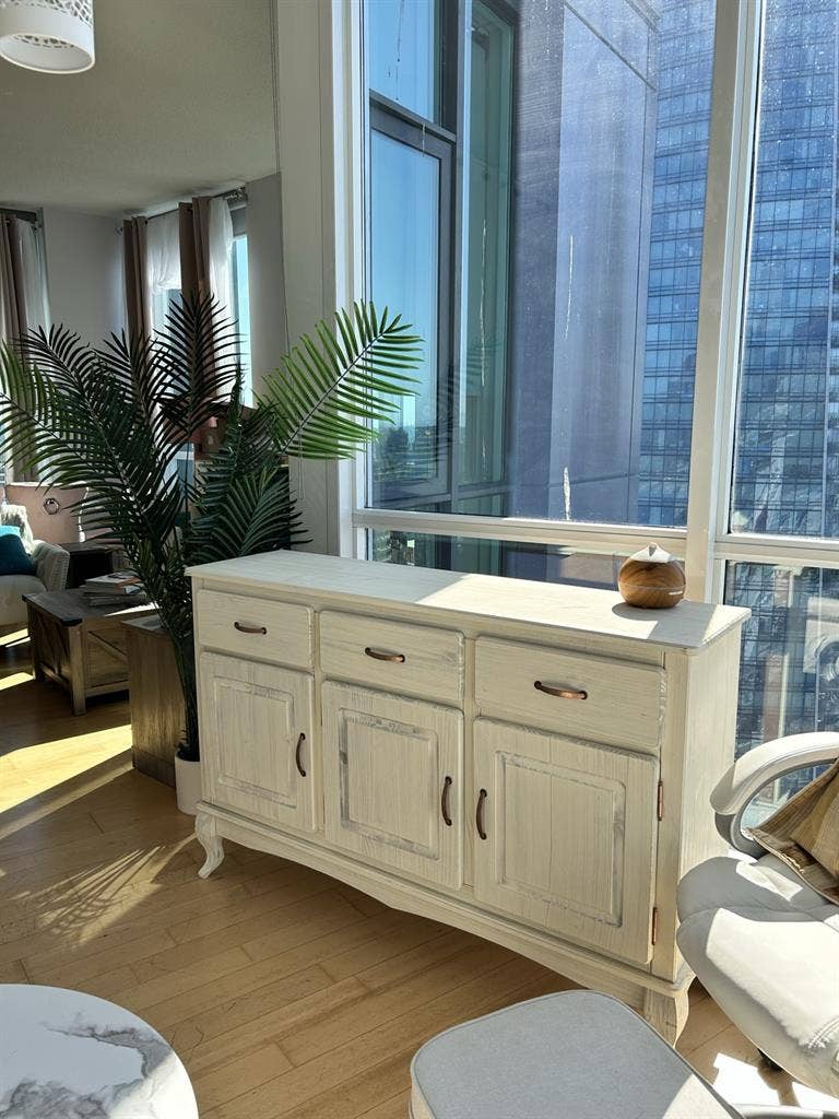 Looking for a female roommate