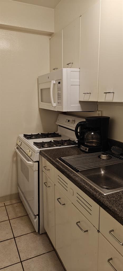 Studio for Rent in Gold Coast