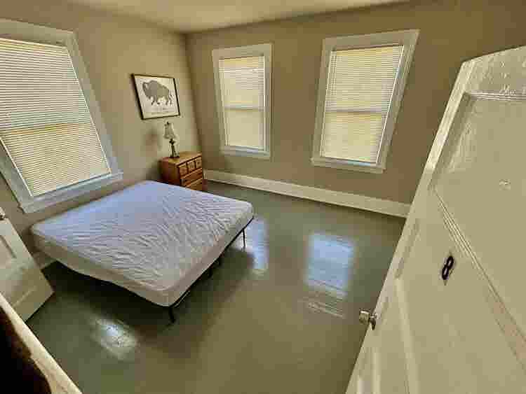 1 BR in Petersburg