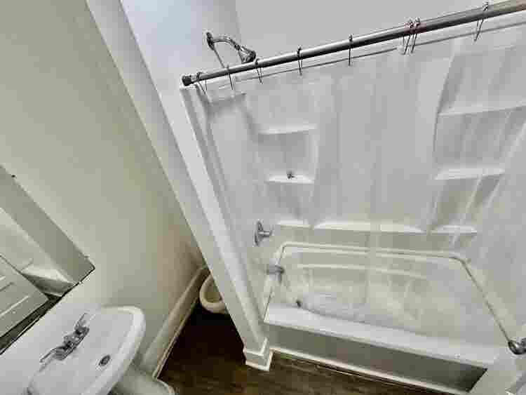 1 BR in Petersburg
