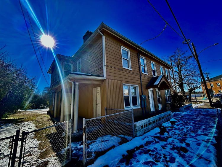 1 BR in Petersburg