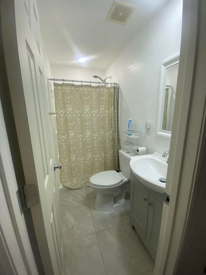 Private Entry Furnished Room