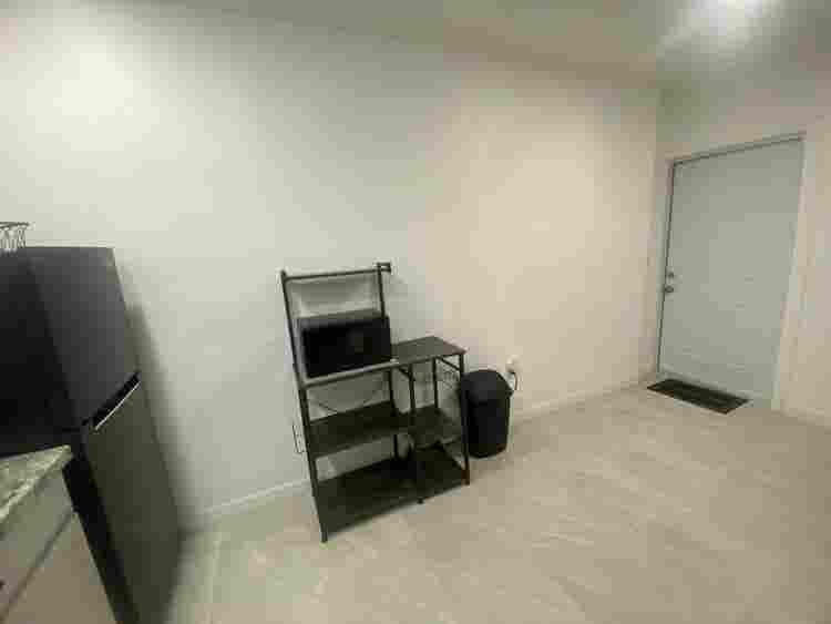 Private Entry Furnished Room