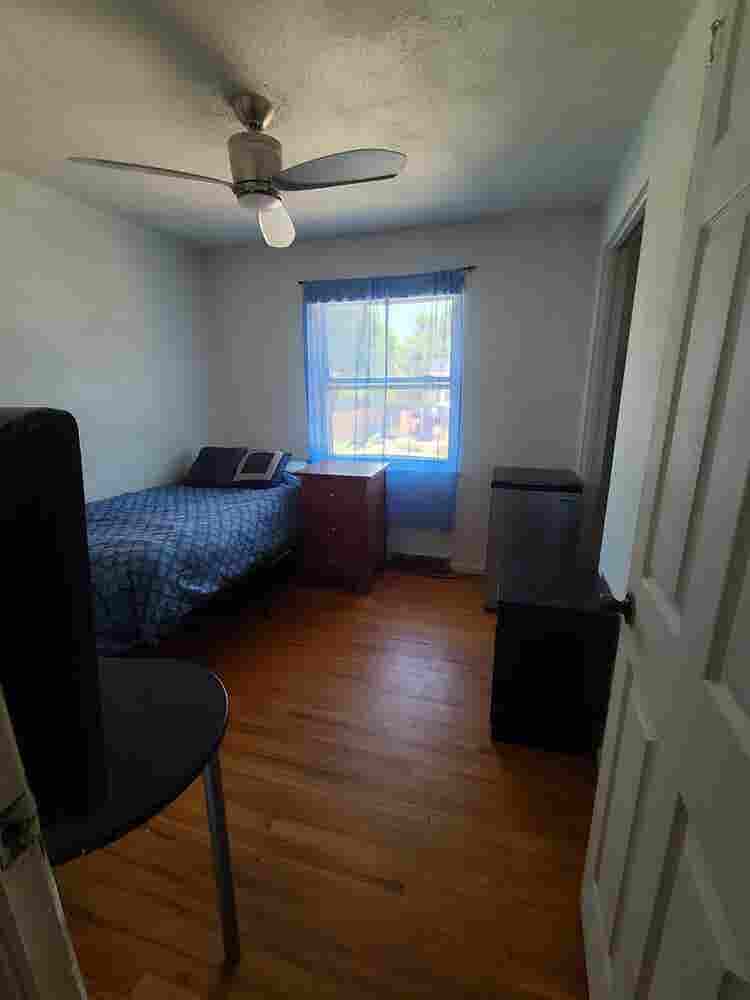 Room for rent in luxury home