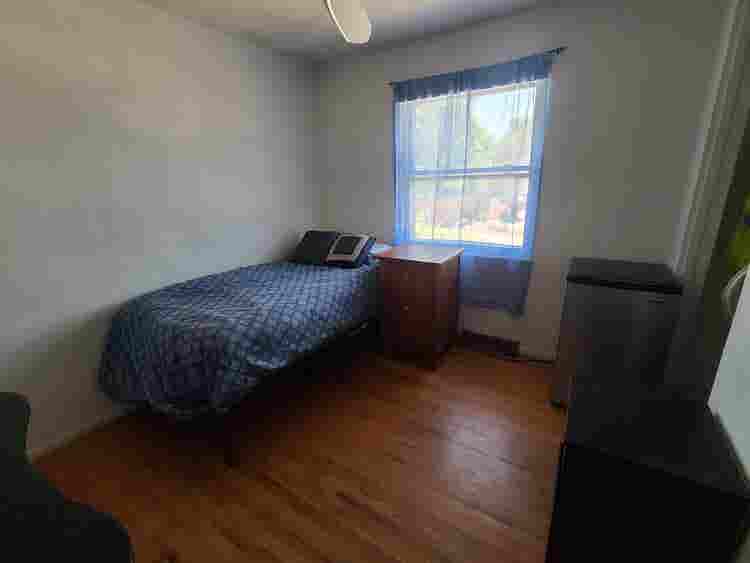 Room for rent in luxury home