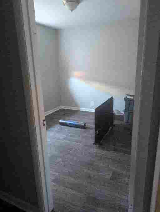 Looking for Roommate :)