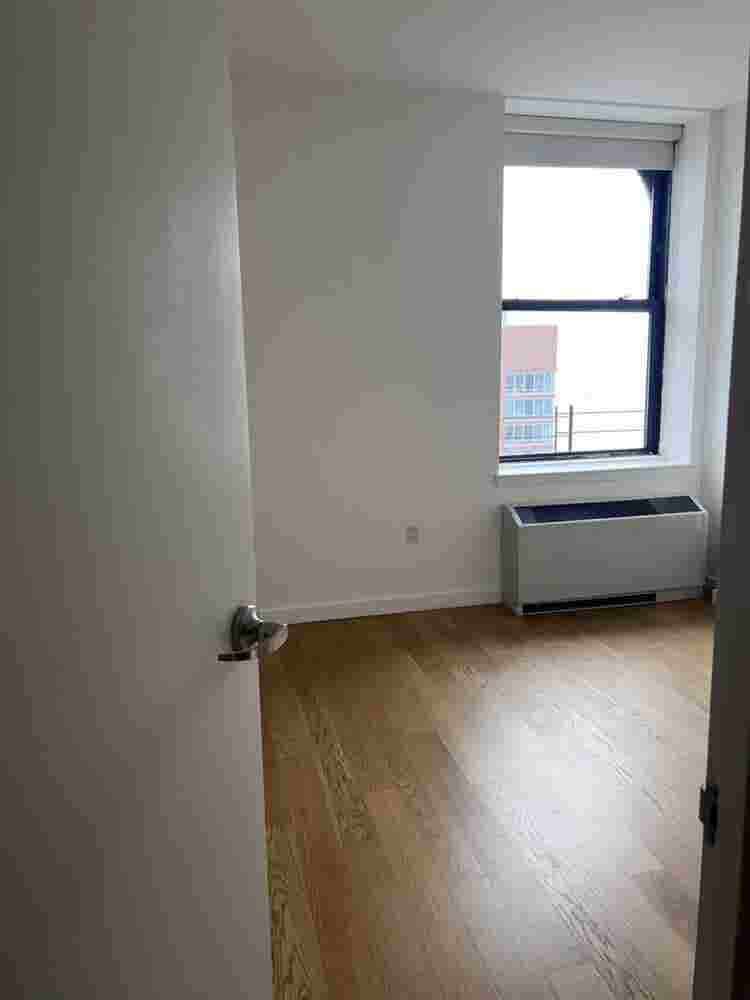 Share this ocean view FiDi apt