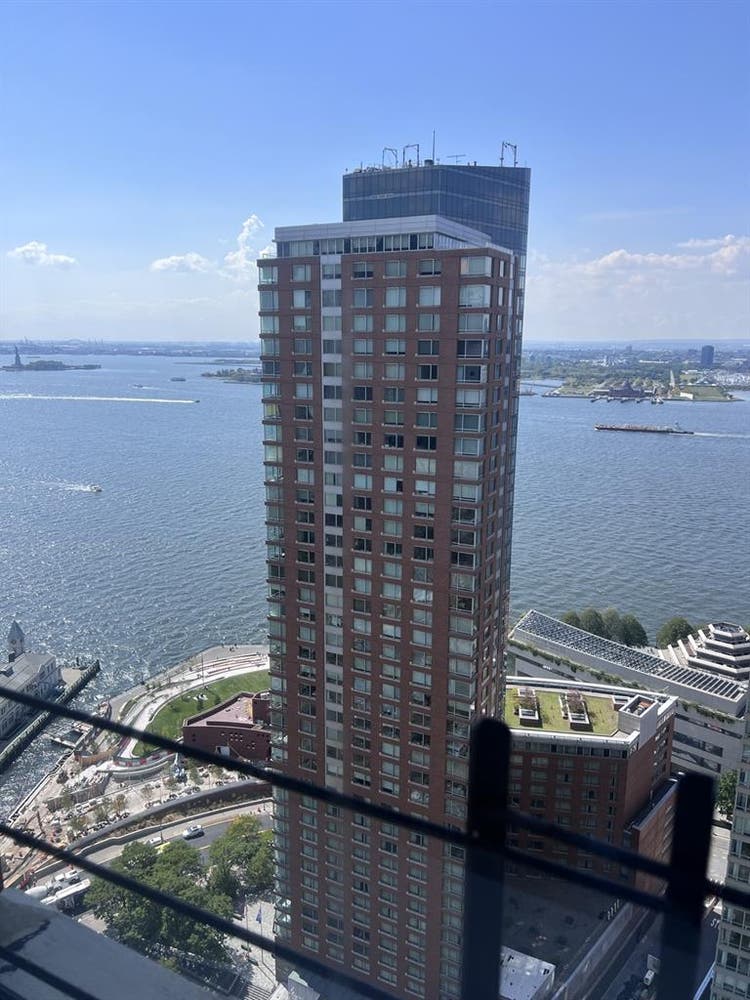 Share this ocean view FiDi apt