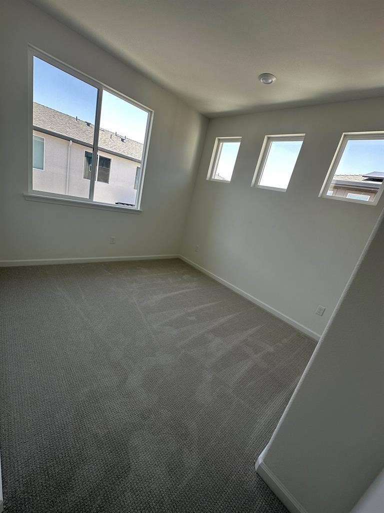 Nr S Hayward BART - Pvt Bed & Bath