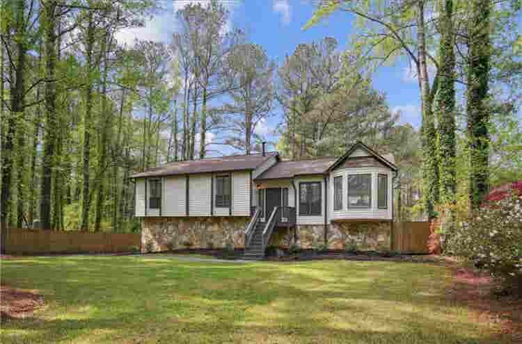Fully furnished room in Atlanta