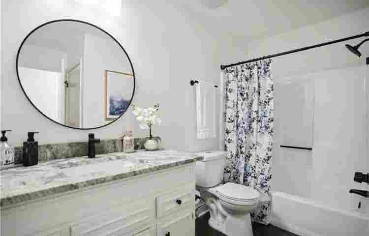 Fully furnished room in Atlanta