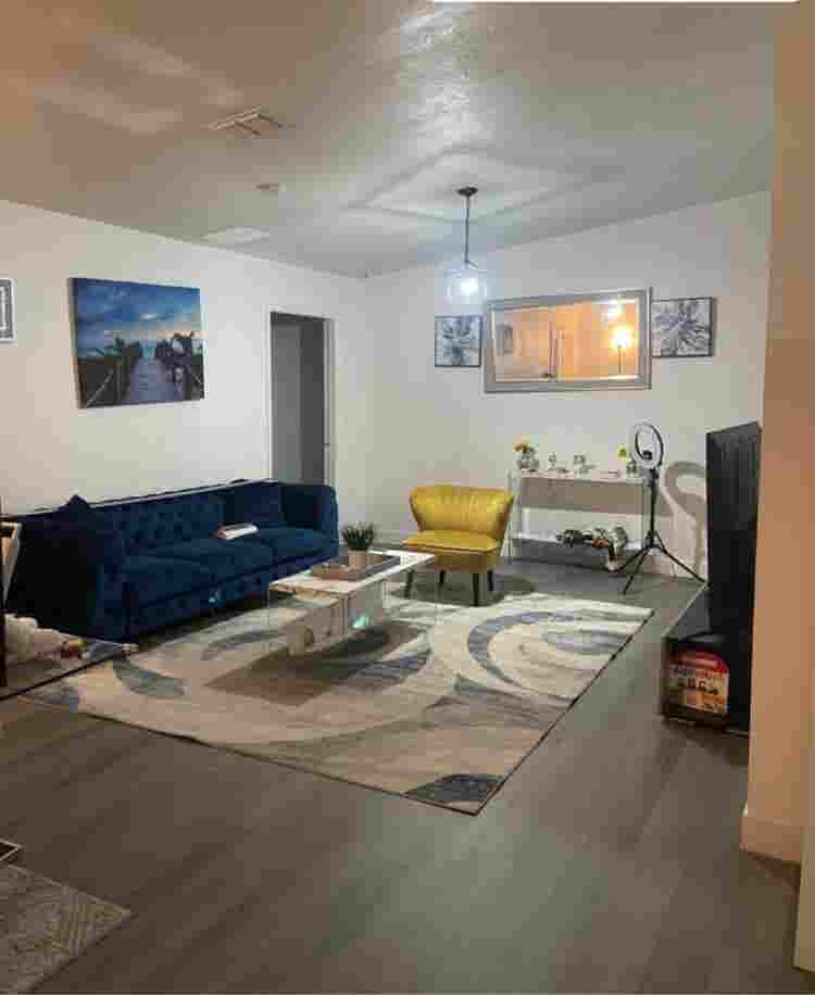 Room furnished or unfurnishedd