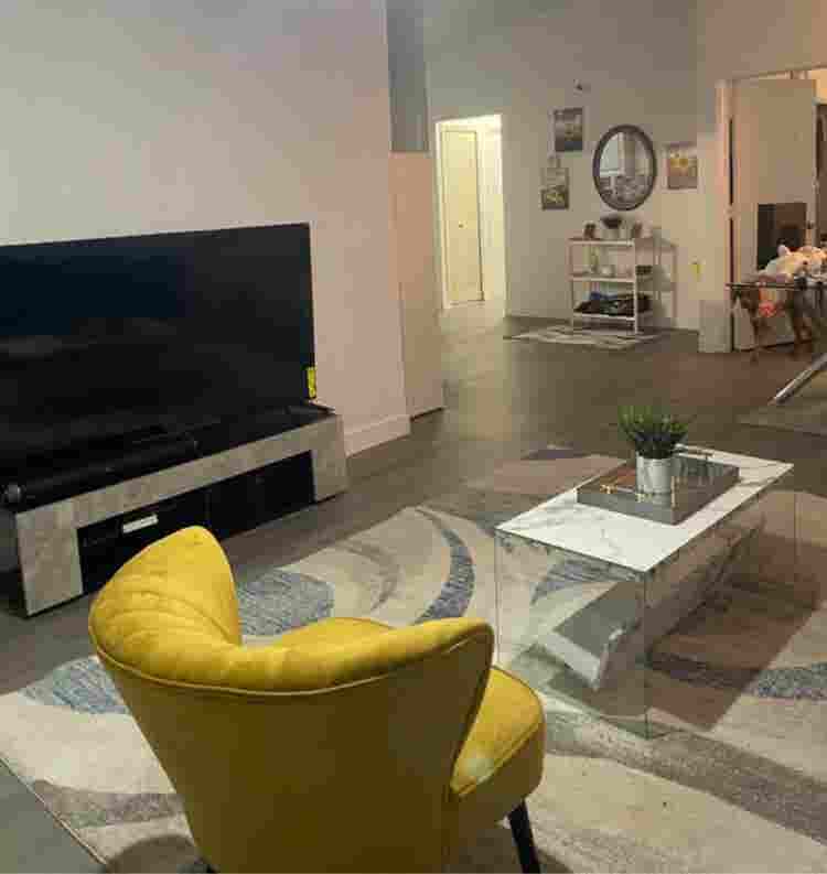 Room furnished or unfurnishedd