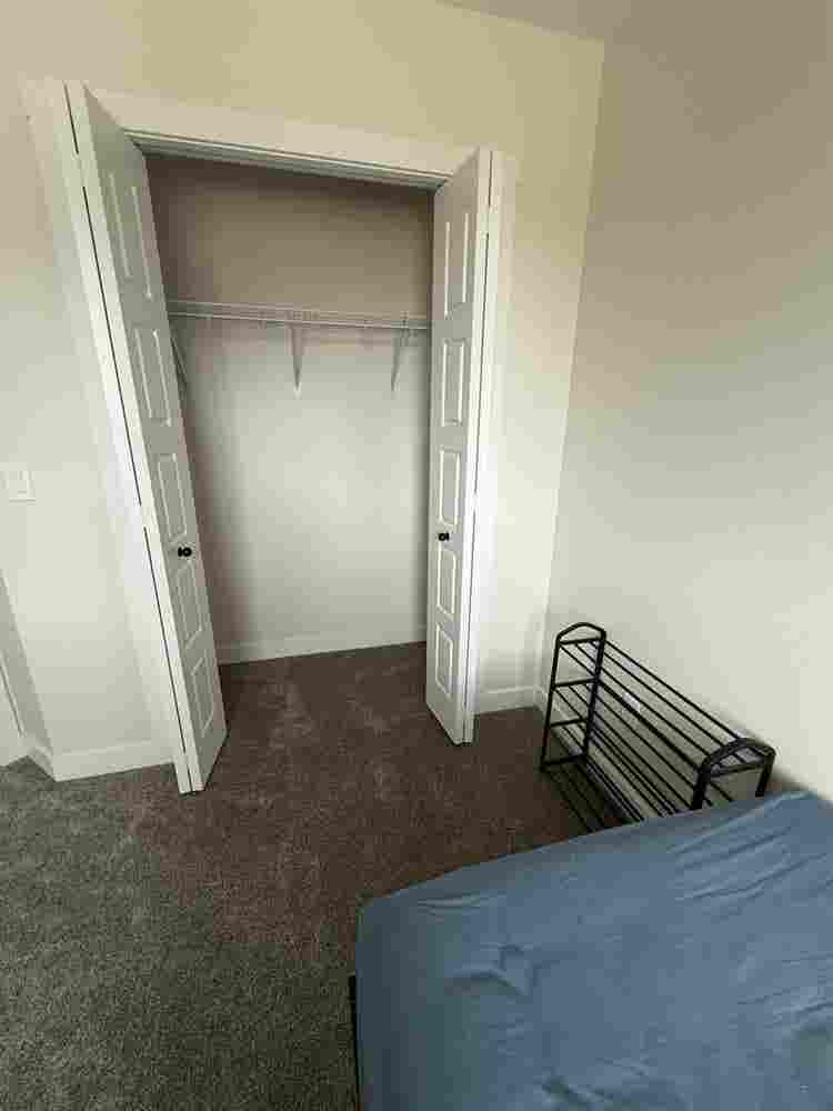 2 rooms available in shared house