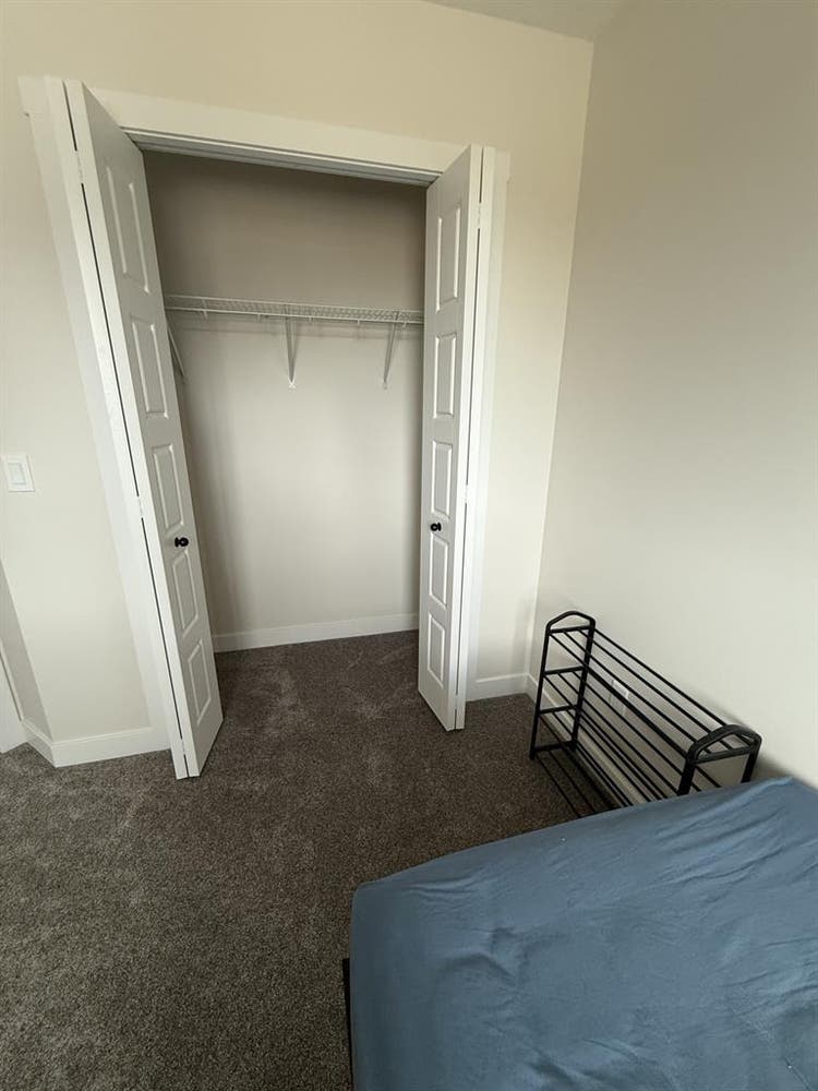 2 rooms available in shared house