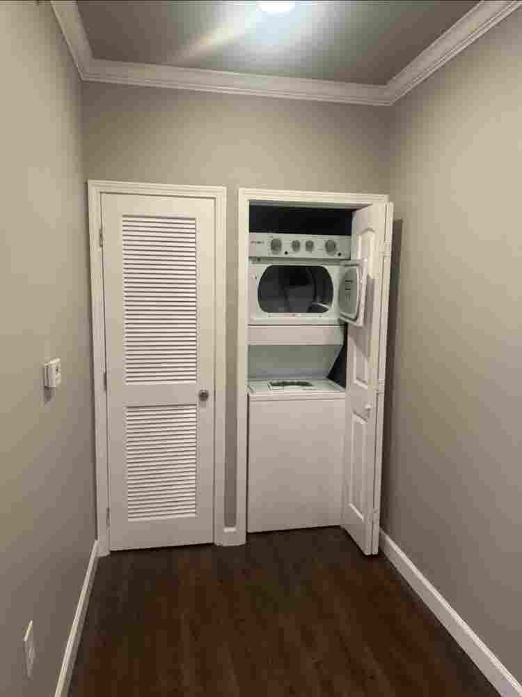 Lookin for a reliable roommate