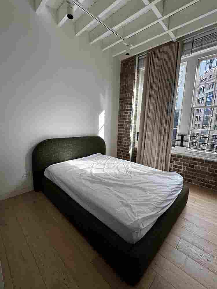 Plush room in Surry hills