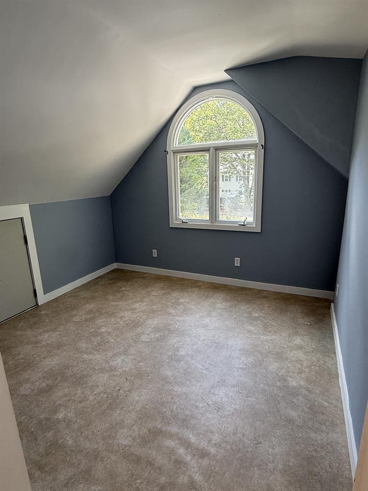 Bright, unfurnished, 1 Brm Apt