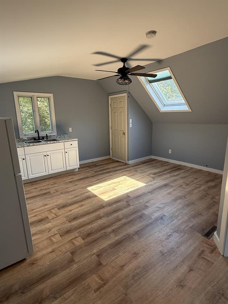 Bright, unfurnished, 1 Brm Apt